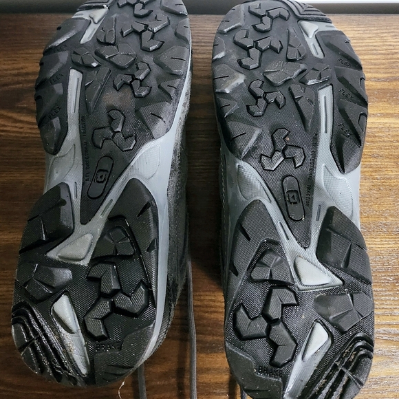 Size US 9 Men's Gray Outbound Low Cut Hiking Shoes, Water Resistant. - Picture 6 of 6